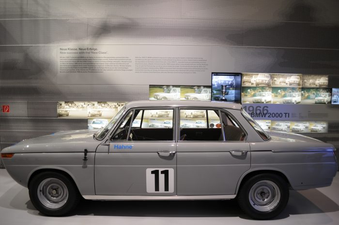 BMW 2000 TI (1966) - ©autoetstyles.fr