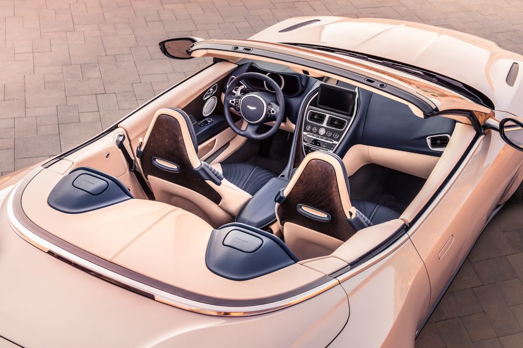 Intérieur de l'Aston Martin DB11 Volante