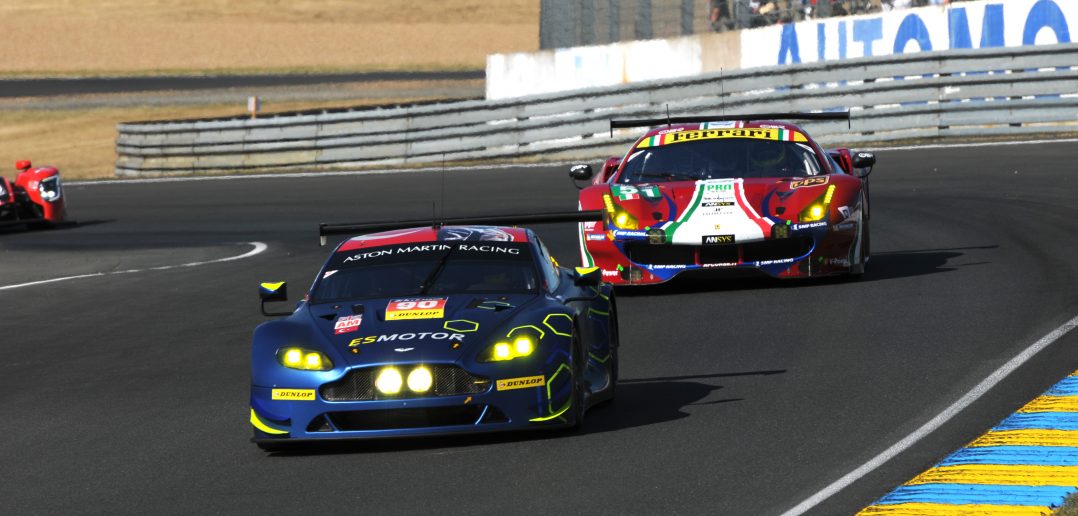 Aston Martin Vantage et Ferrari 488 GTE aux 24 Heures du Mans 2017