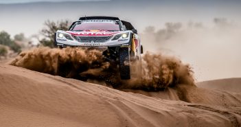 Dakar 2018 : tous contre Peugeot Le Peugeot 3008DKR Maxi au Rallye du Maroc 2017