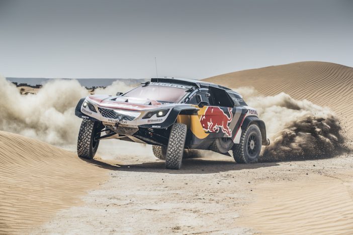 Le Peugeot 3008DKR Maxi en séance de test au Maroc avec Stéphane Peterhansel