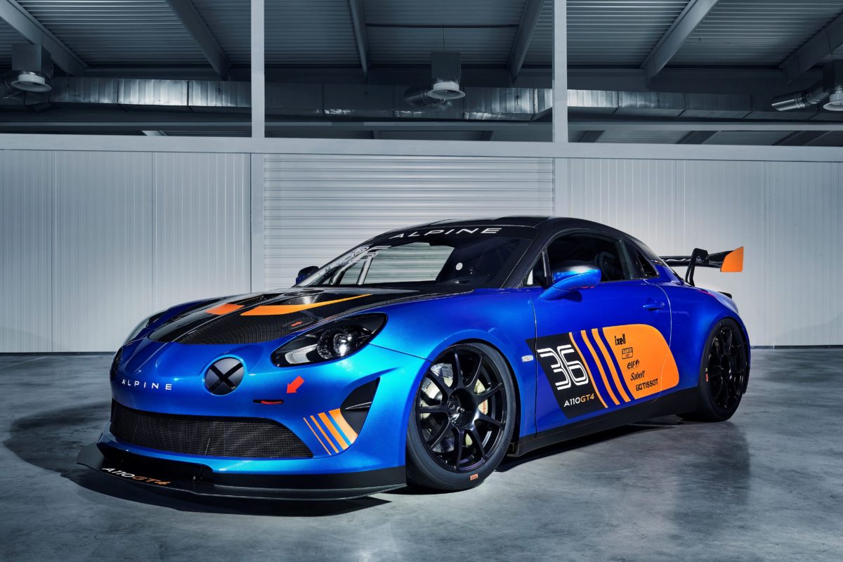 Alpine A110 GT4 : une version plus puissante que la Cup Alpine A110 GT4 vue de trois quart