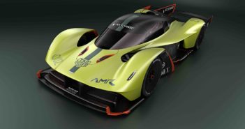 Aston Martin Valkyrie AMR Pro Vue de Trois-Quart