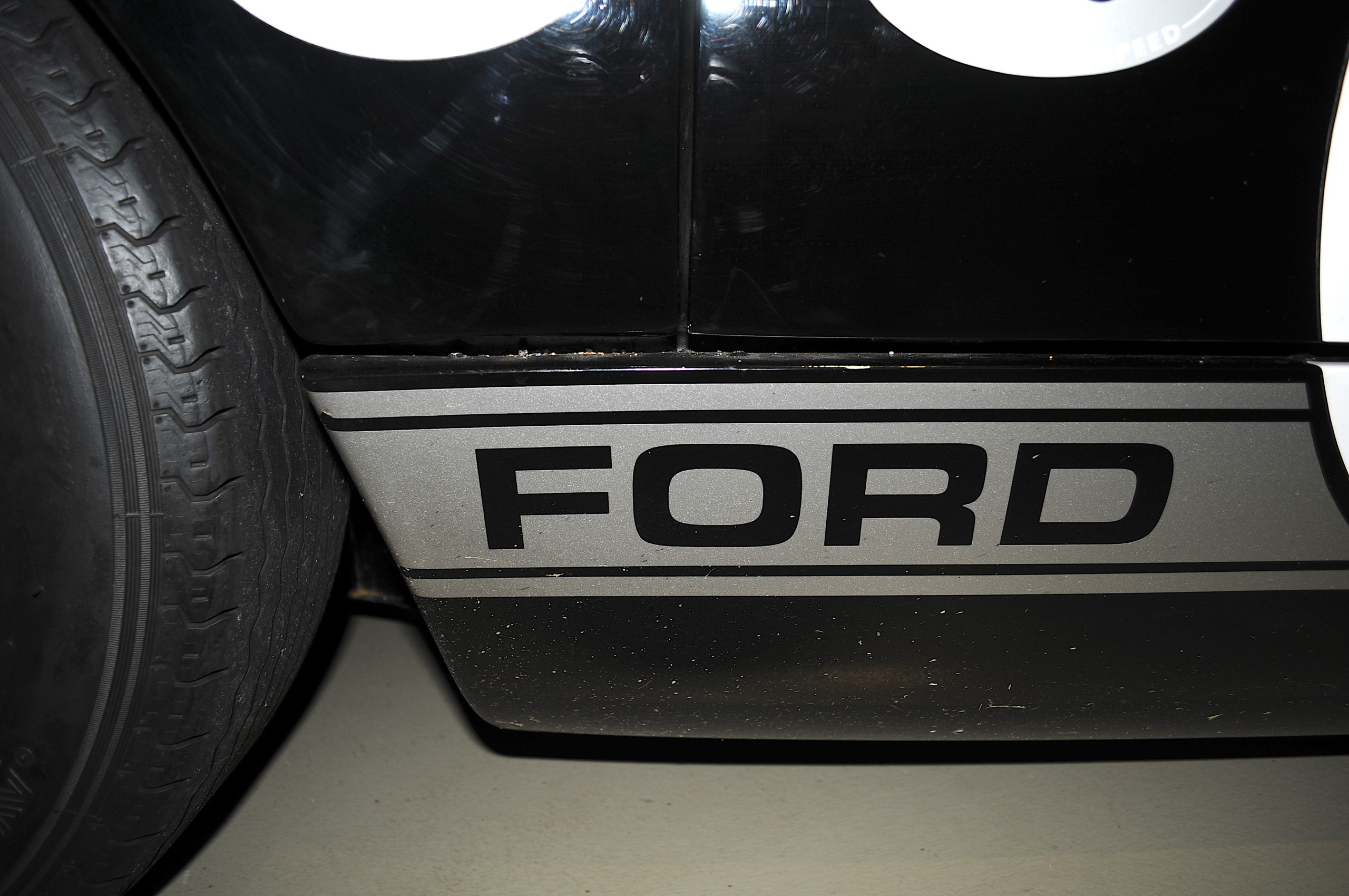 Logo Ford peinture